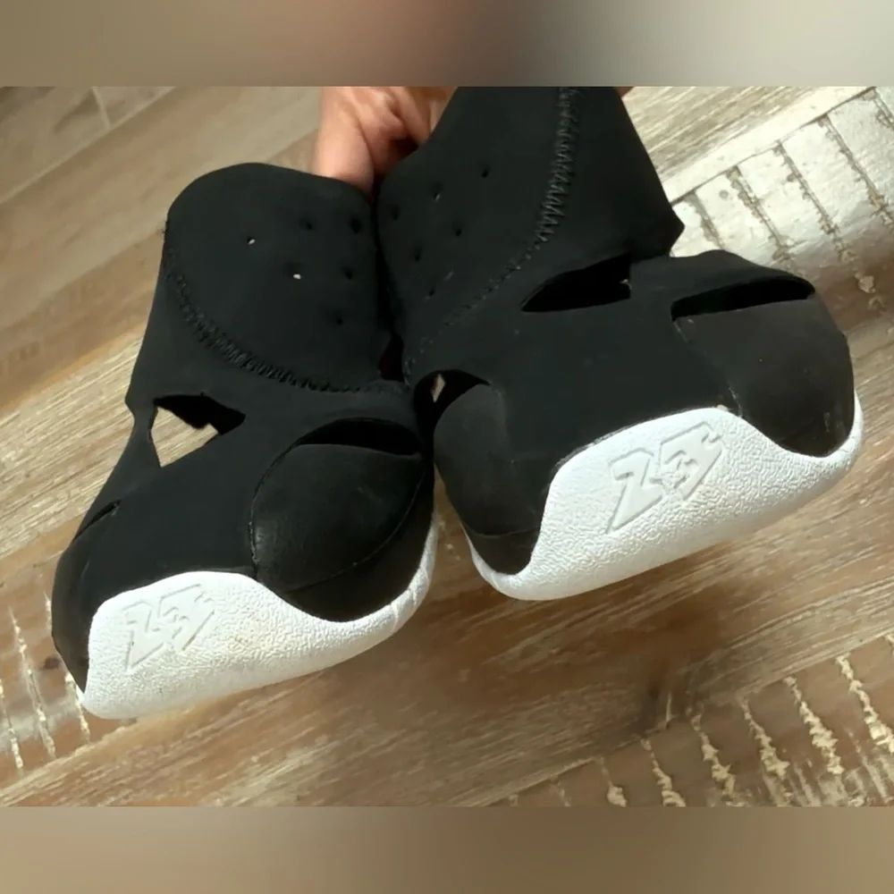Jordan Flare Sandals boys size 3y